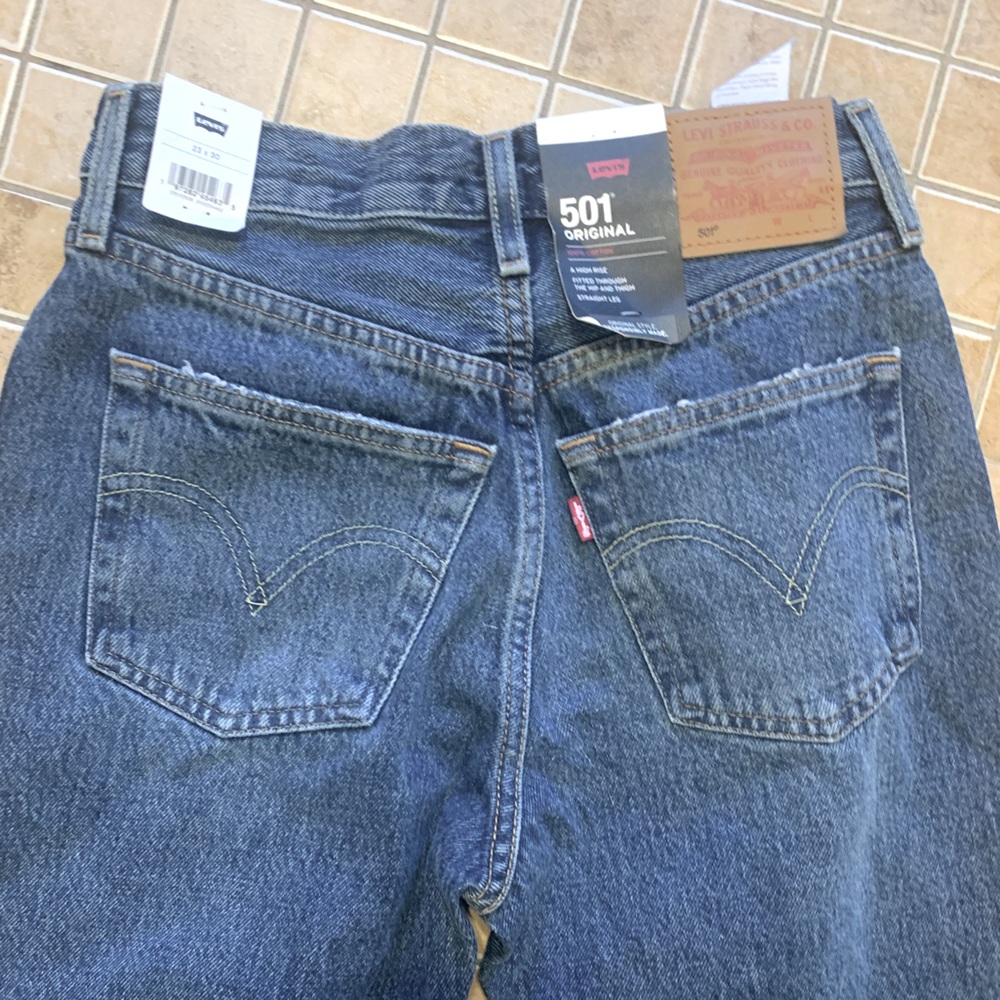 Women’s Levi’s 501 Sz 23
